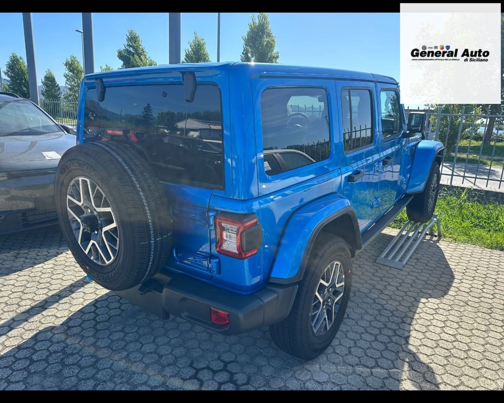 Jeep Wrangler Unlimited nuova a Lucca (7)
