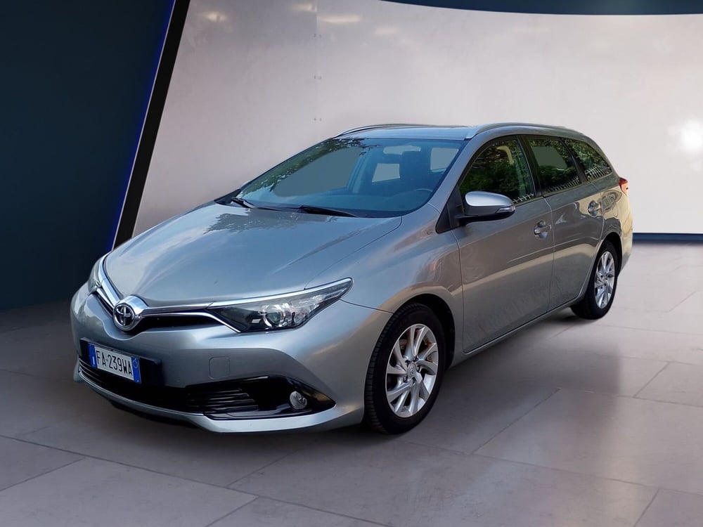 Toyota Auris Station Wagon usata a Salerno