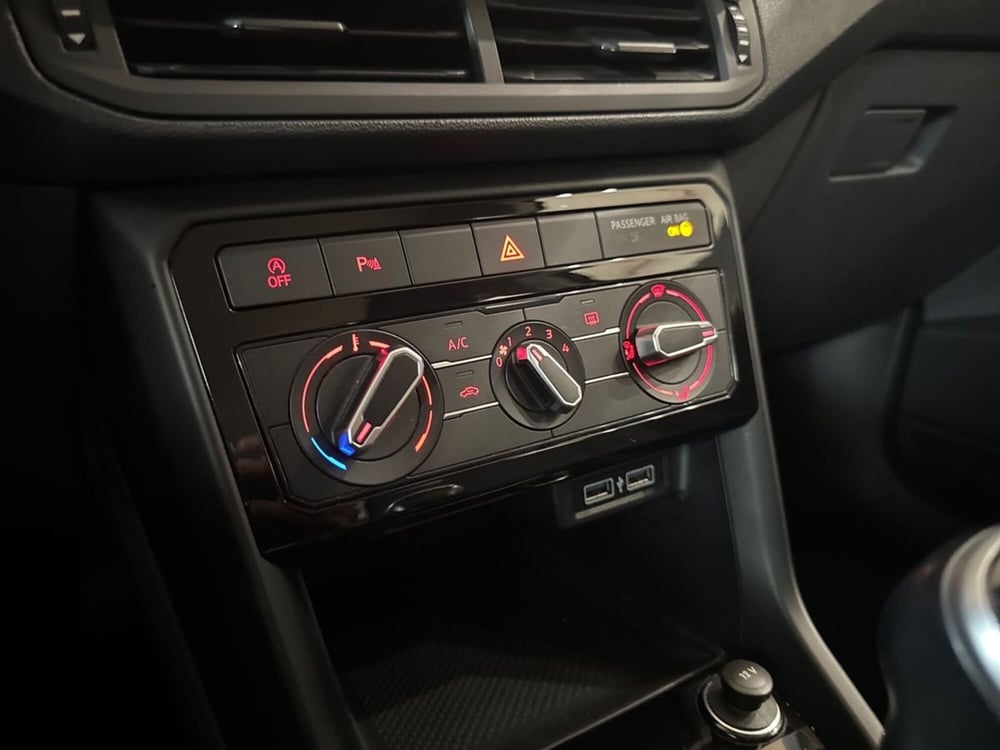 Volkswagen T-Cross usata a Prato (15)