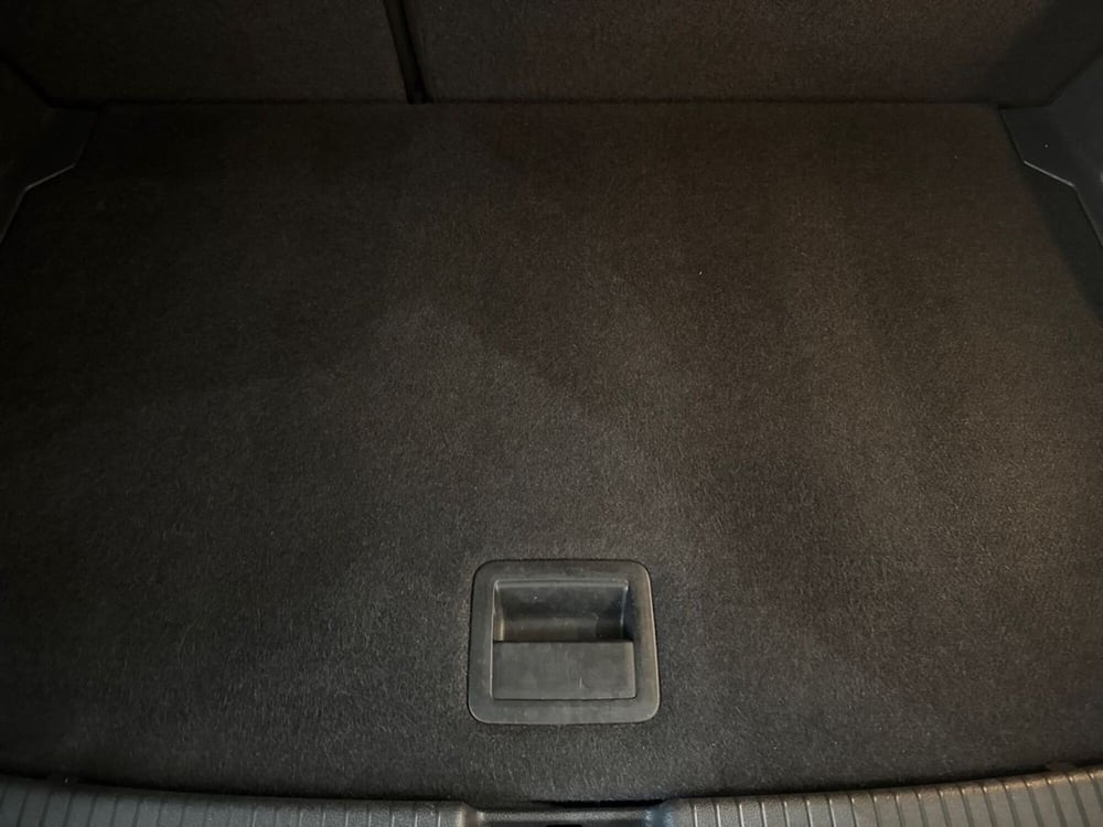 Volkswagen T-Cross usata a Prato (8)