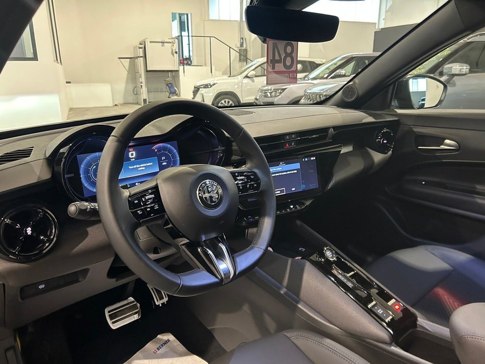 Alfa Romeo Junior nuova a Torino (11)