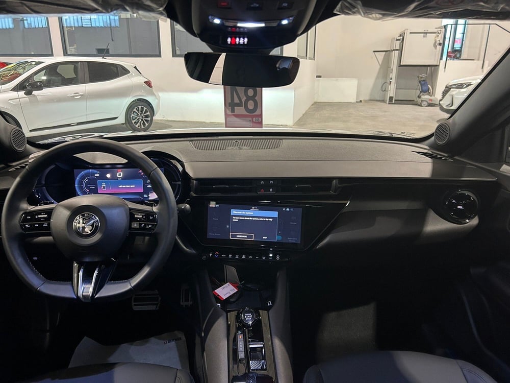 Alfa Romeo Junior nuova a Torino (14)