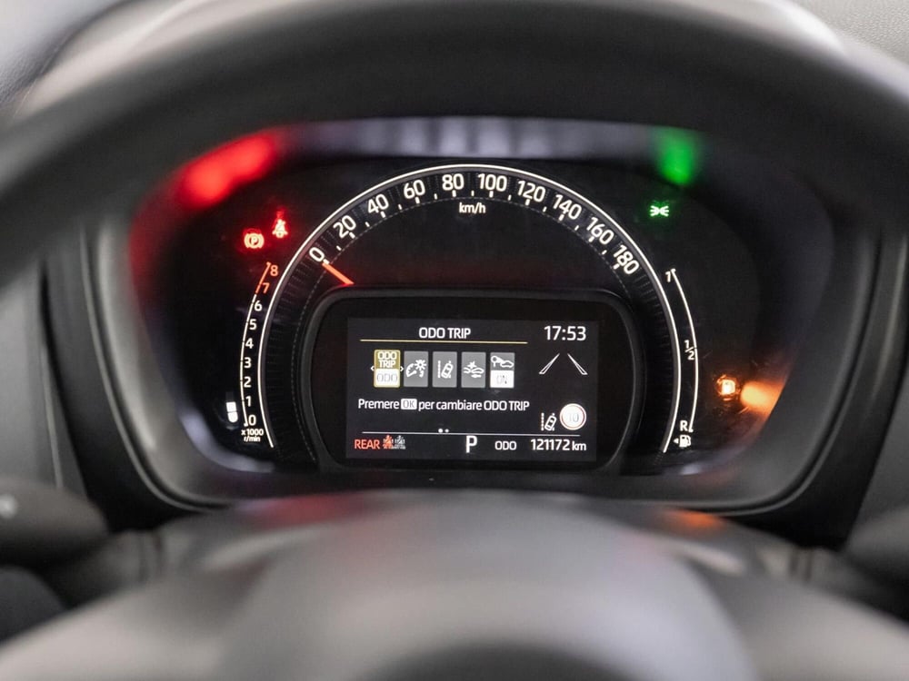 Toyota Aygo X usata a Foggia (13)