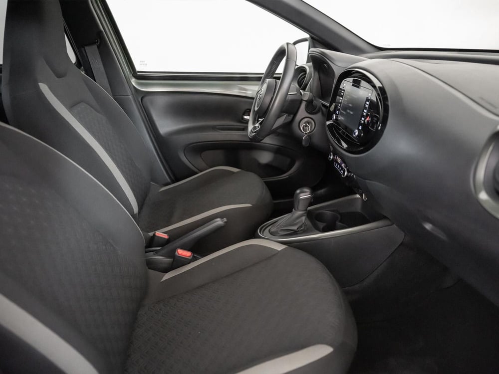 Toyota Aygo X usata a Foggia (7)