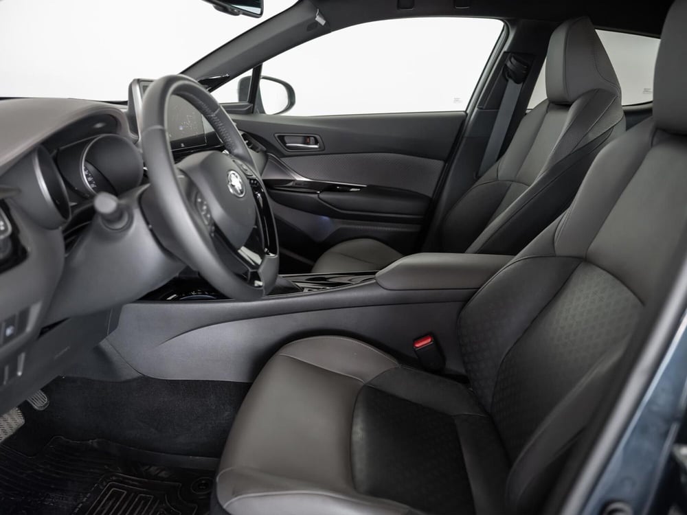 Toyota Toyota C-HR usata a Foggia (12)