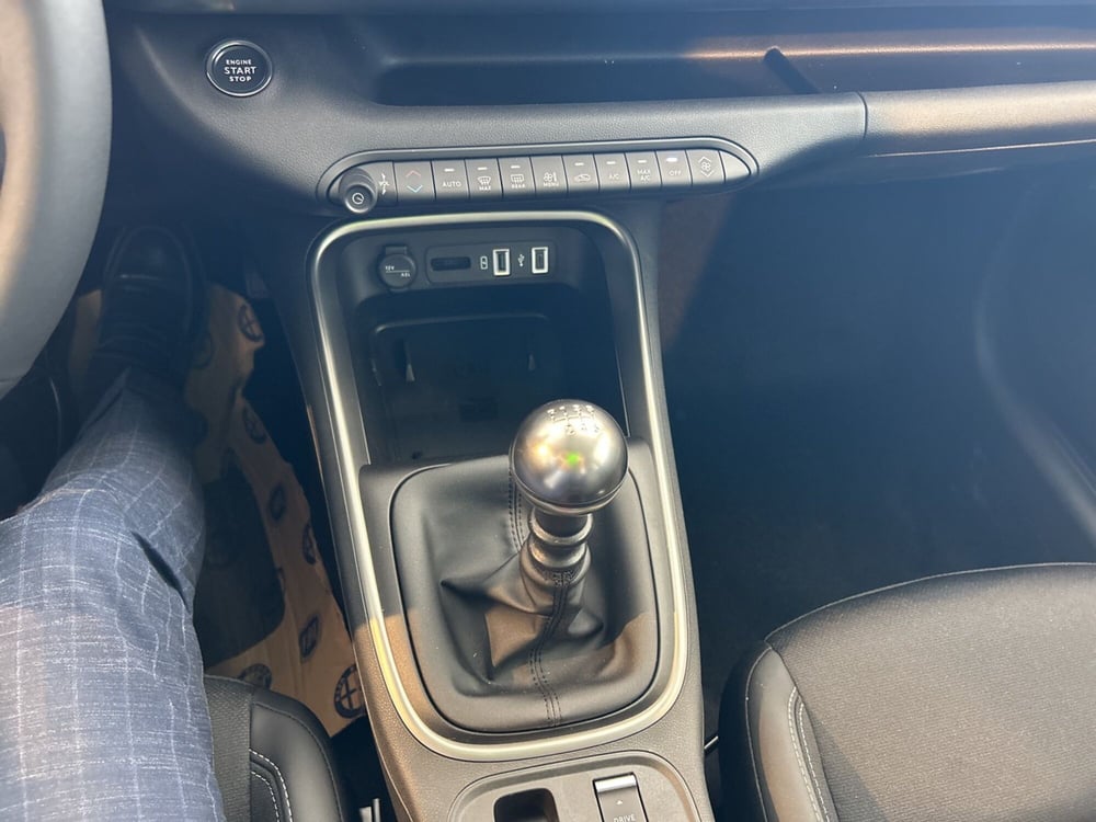 Jeep Avenger nuova a Bergamo (13)