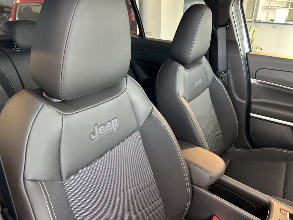 Jeep Avenger nuova a Bergamo (18)