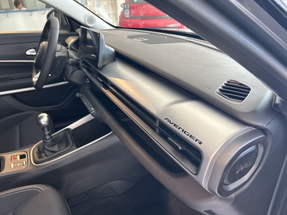 Jeep Avenger nuova a Bergamo (19)