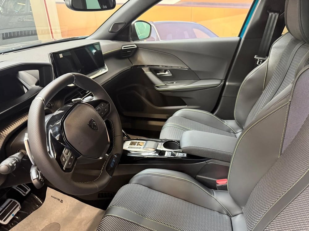 Peugeot 2008 nuova a Latina (5)
