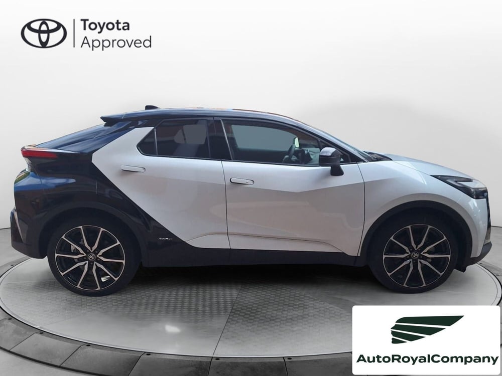 Toyota Toyota C-HR nuova a Roma (4)