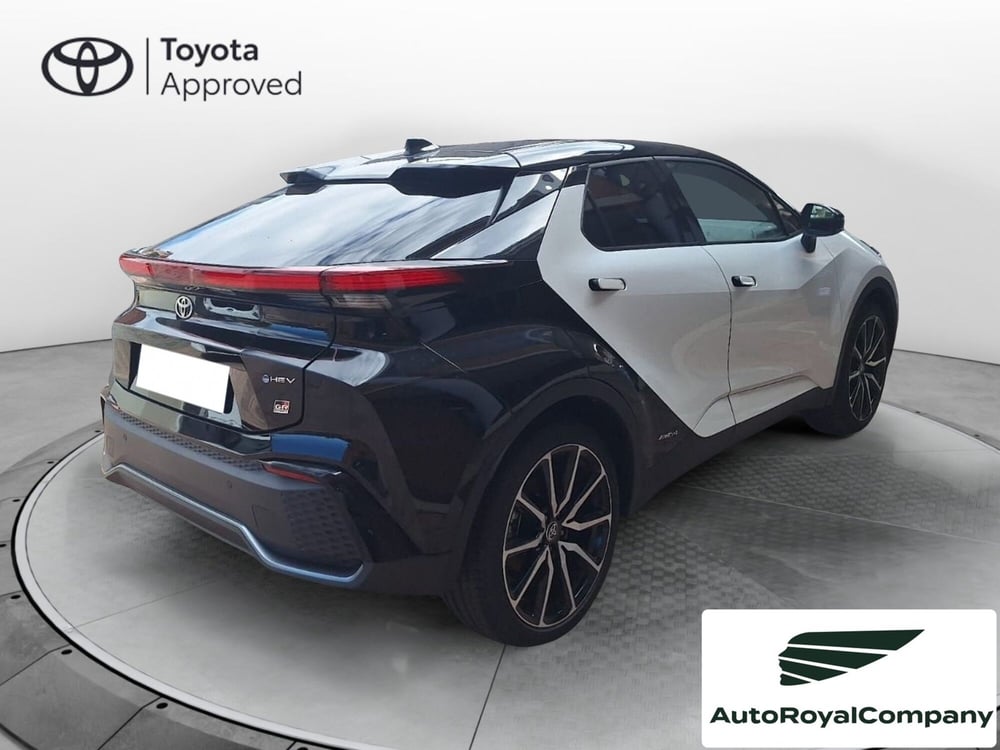 Toyota Toyota C-HR nuova a Roma (5)