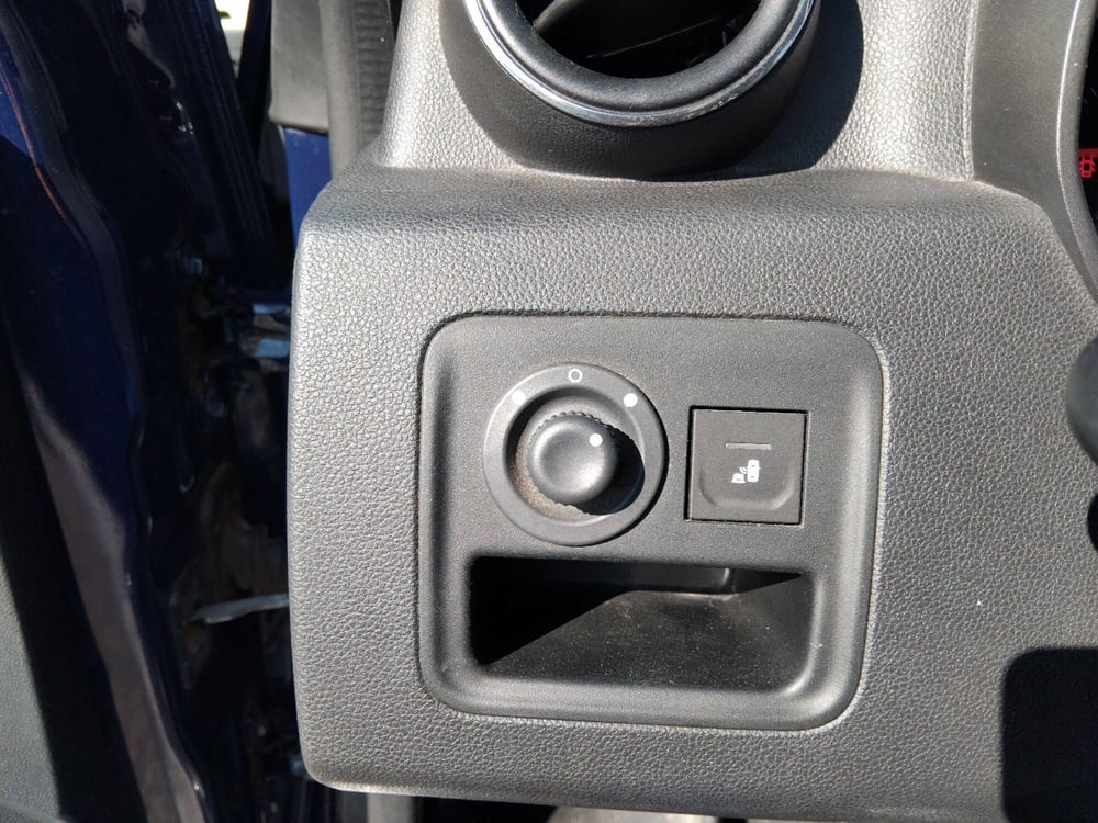 Dacia Duster usata a Latina (14)