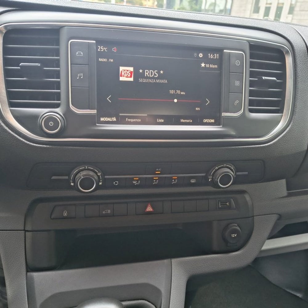 Opel Vivaro Furgone usata a Padova (10)
