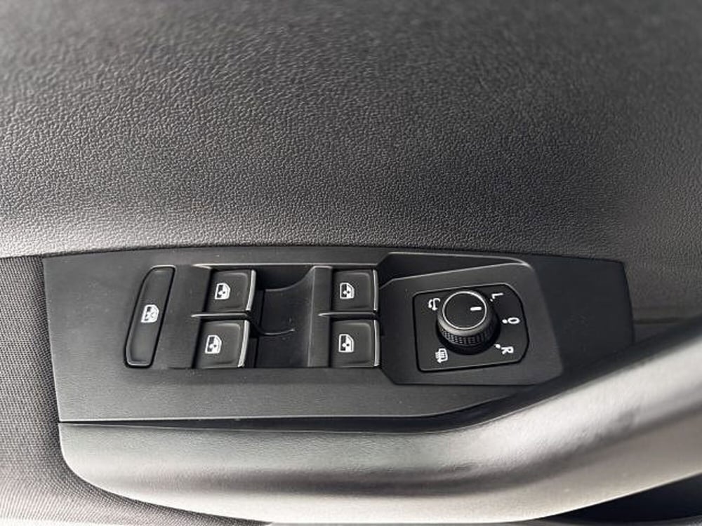 Volkswagen Taigo nuova a Vicenza (12)