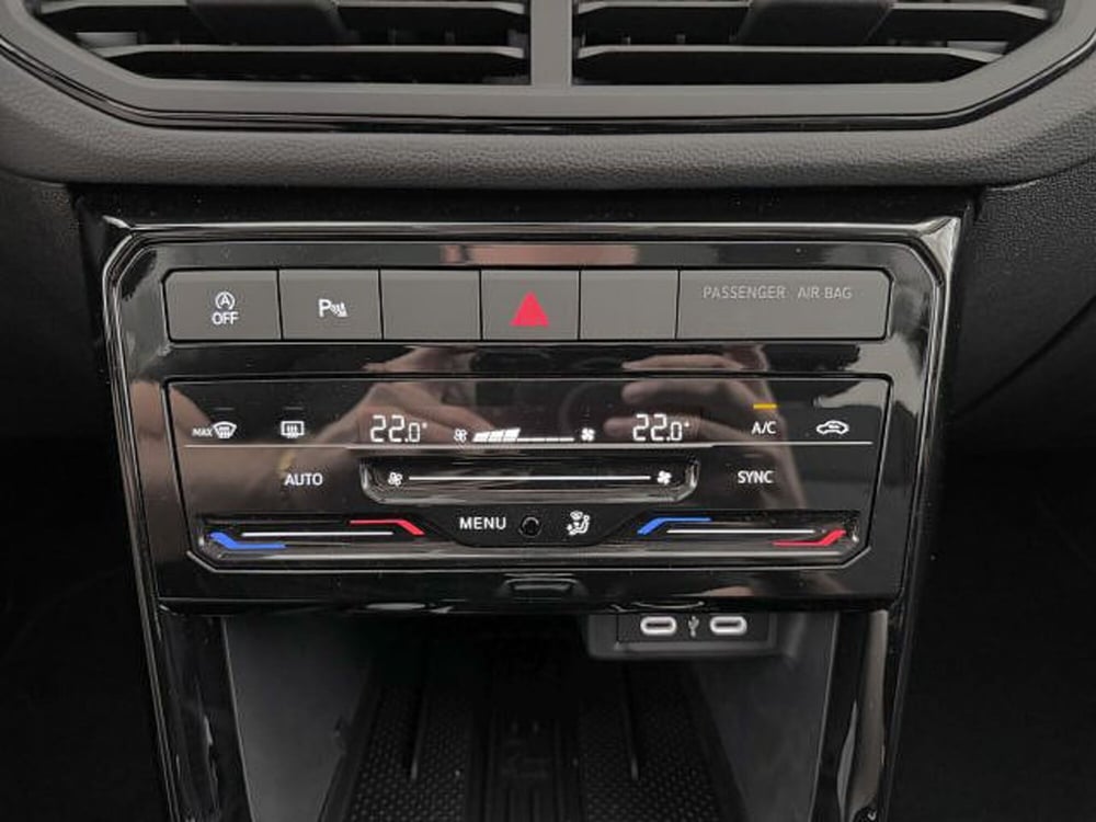 Volkswagen T-Cross nuova a Vicenza (16)