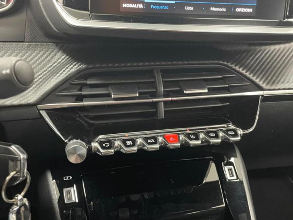 Peugeot 2008 usata a Como (19)