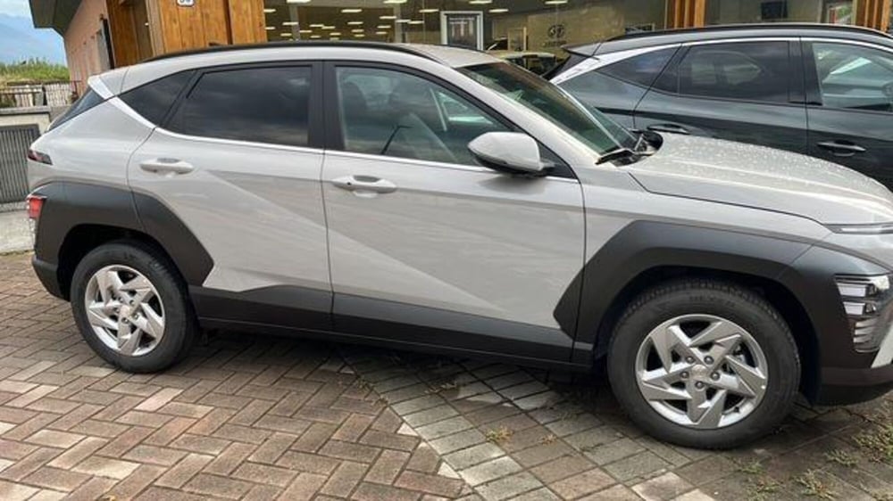 Hyundai Kona nuova a Verbano Cusio Ossola (5)