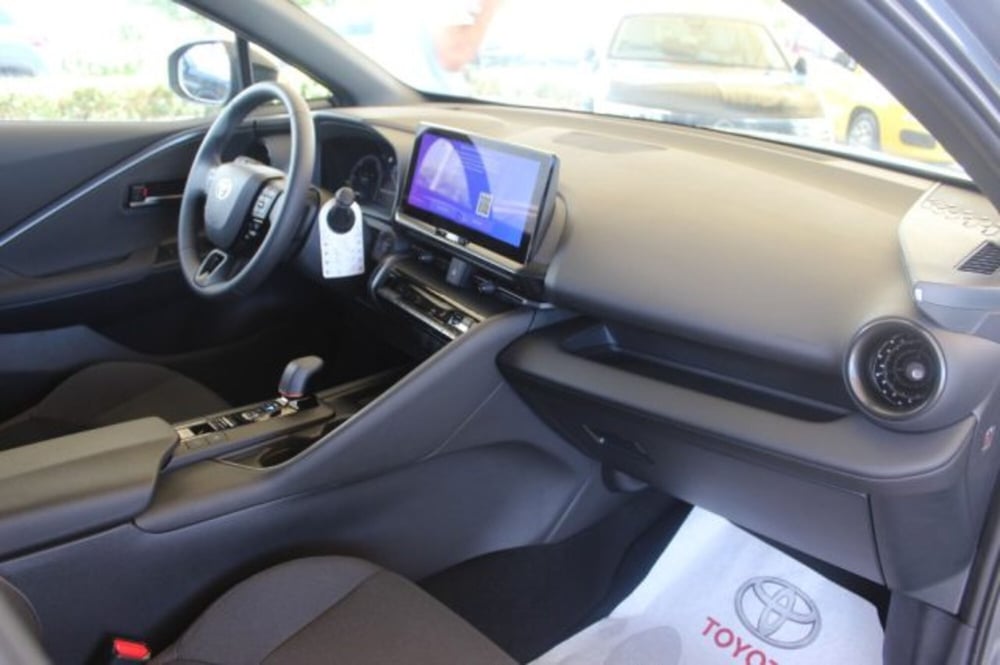 Toyota Toyota C-HR nuova a Roma (6)