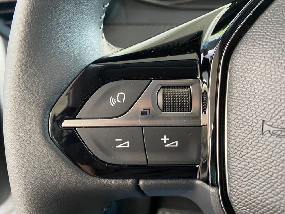 Peugeot 208 nuova a Torino (13)