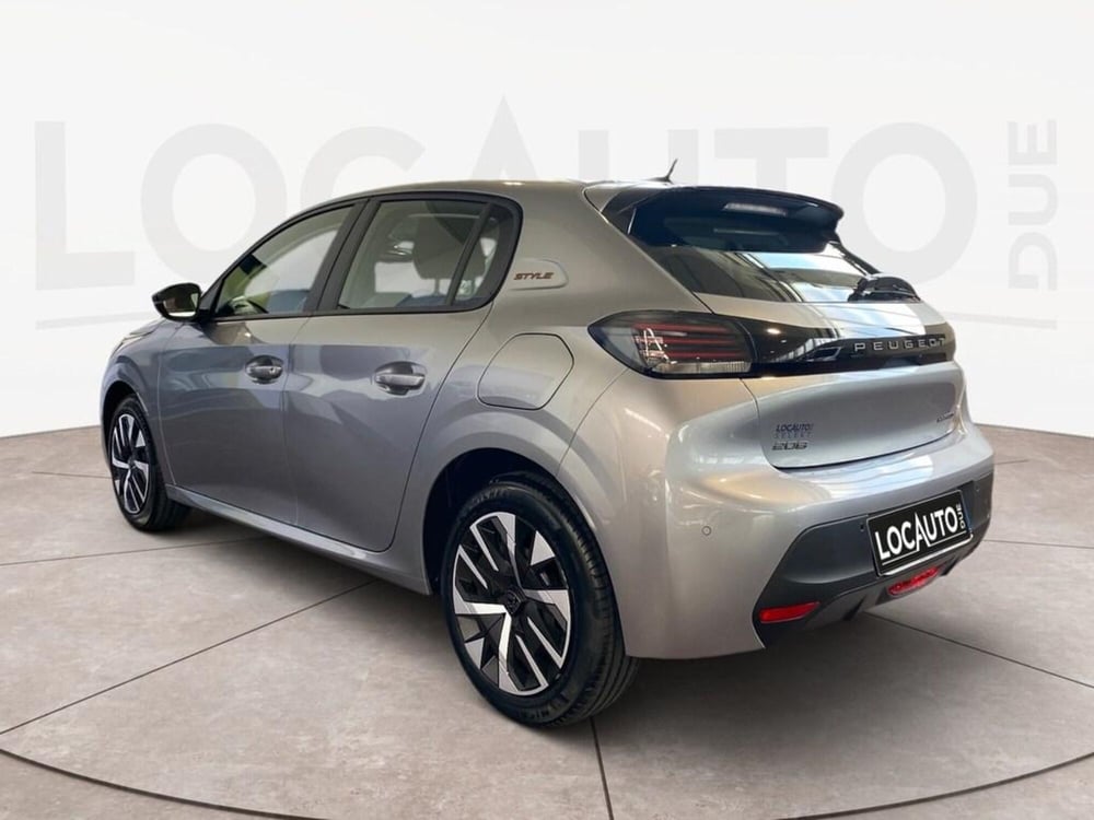 Peugeot 208 nuova a Torino (5)