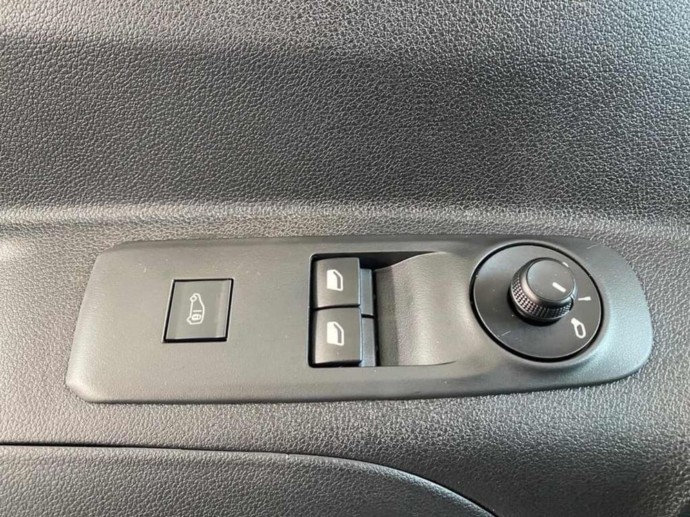 Peugeot Partner Furgone nuova a Torino (13)
