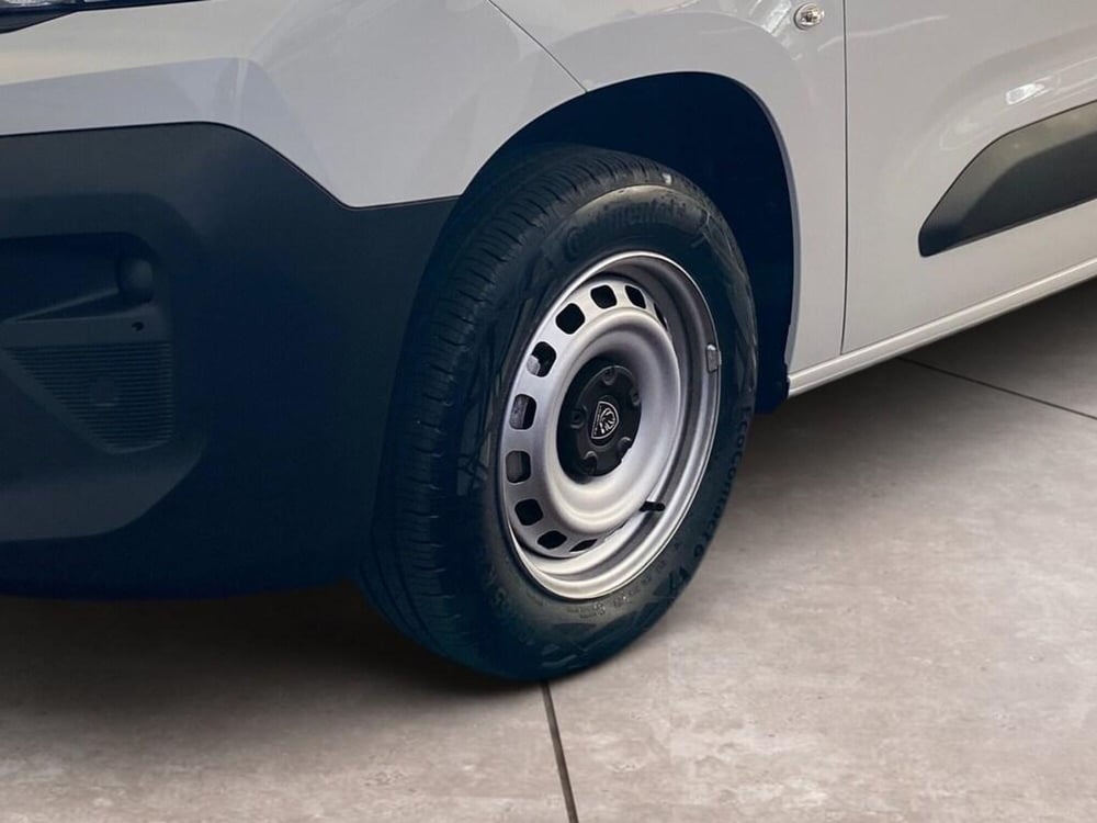 Peugeot Partner Furgone nuova a Torino (15)
