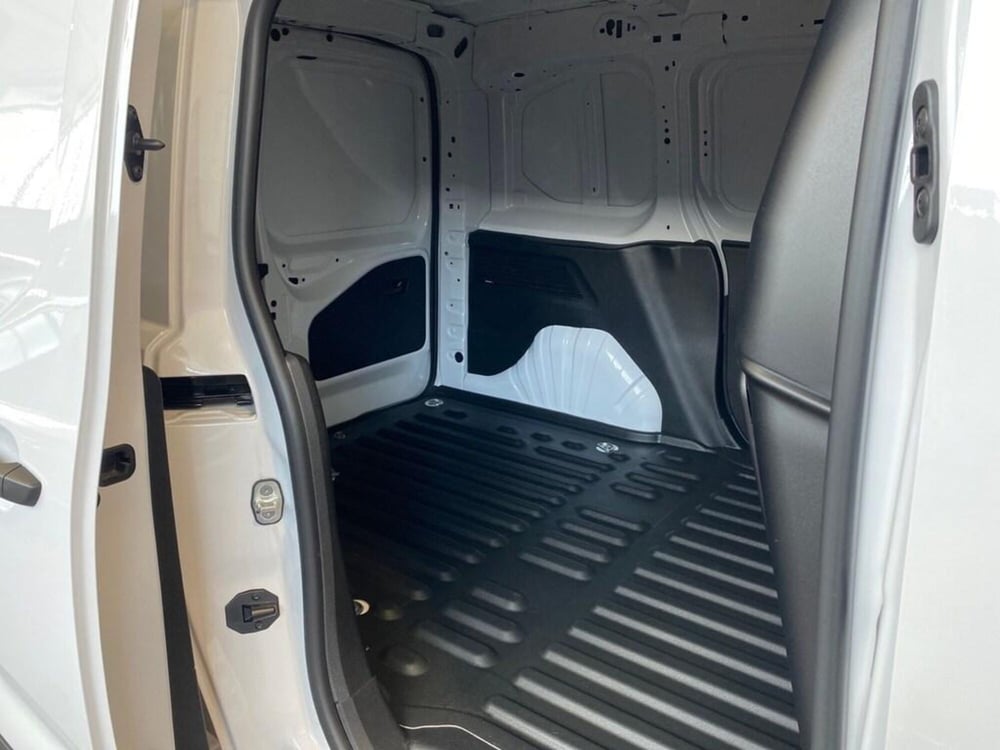 Peugeot Partner Furgone nuova a Torino (6)