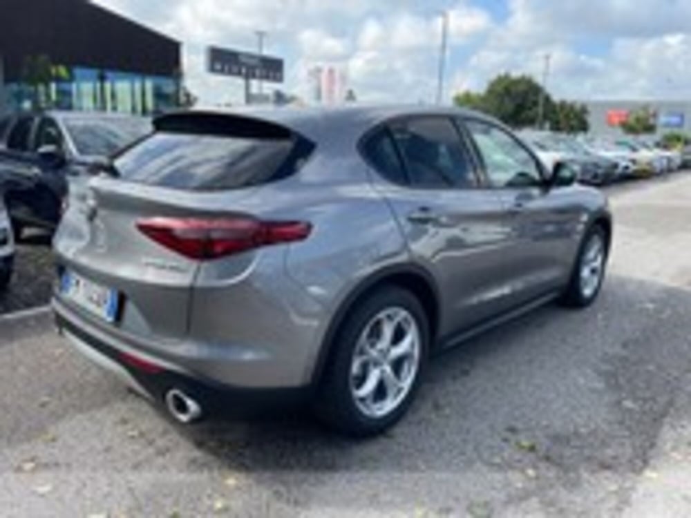 Alfa Romeo Stelvio usata a Udine (3)