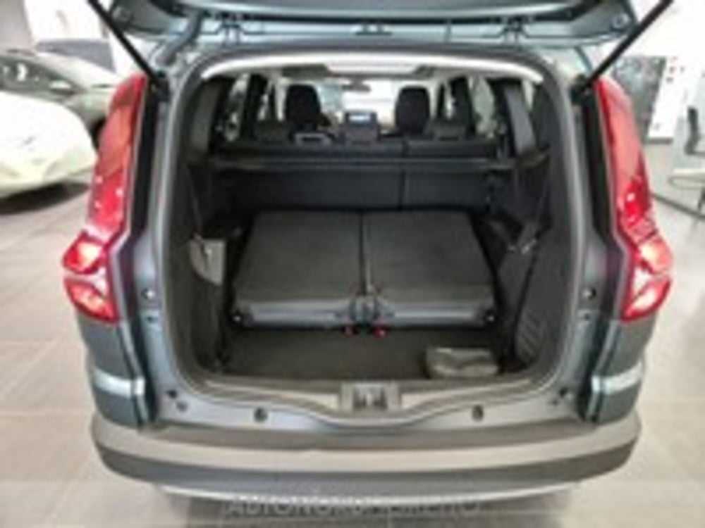 Dacia Jogger usata a Udine (12)