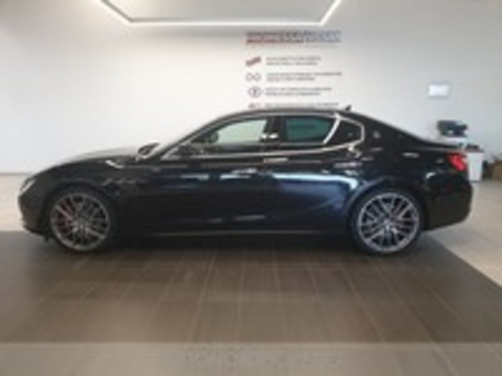 Maserati Ghibli usata a Udine (7)