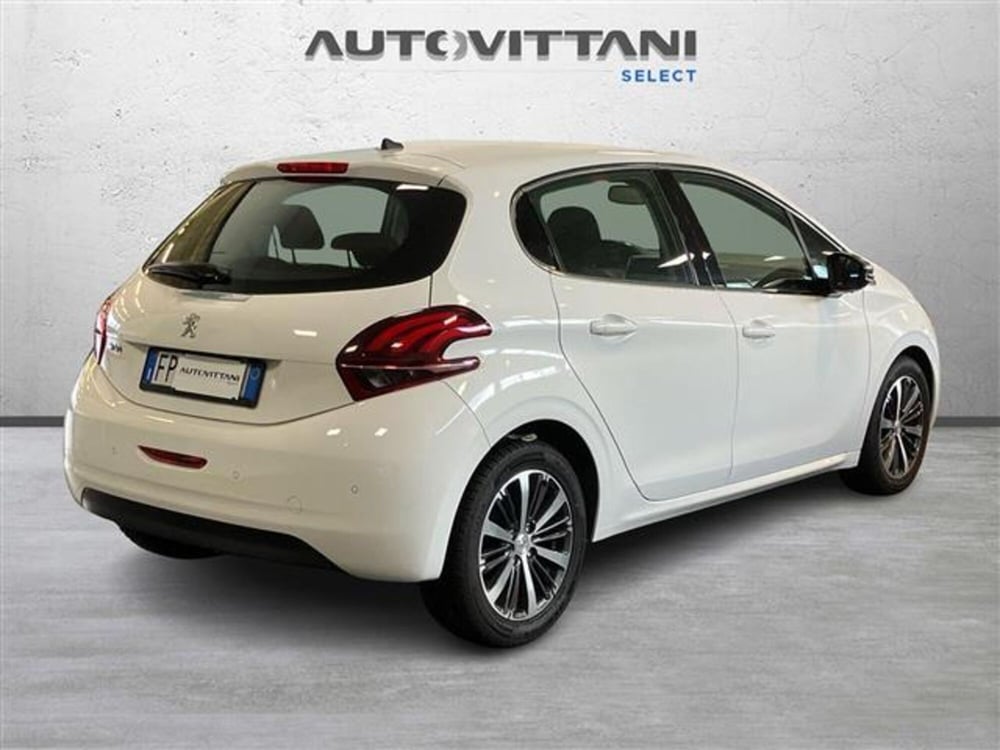 Peugeot 208 usata a Como (3)