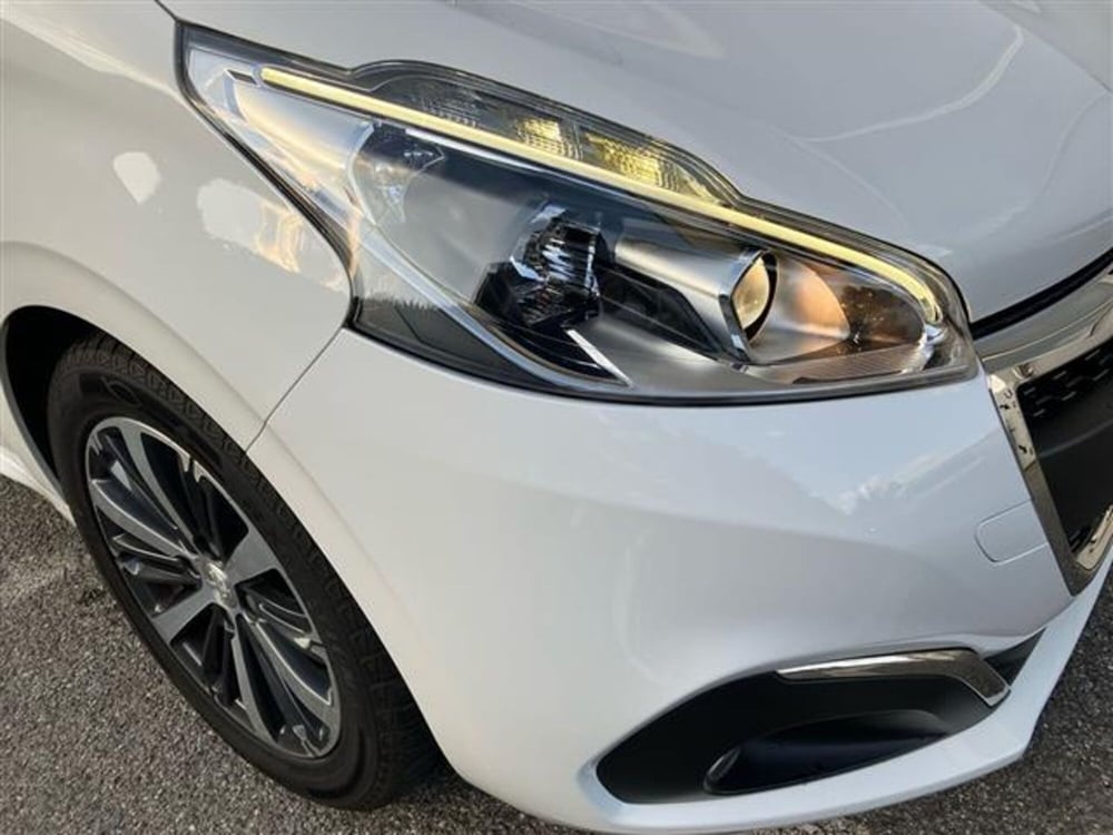Peugeot 208 usata a Como (7)