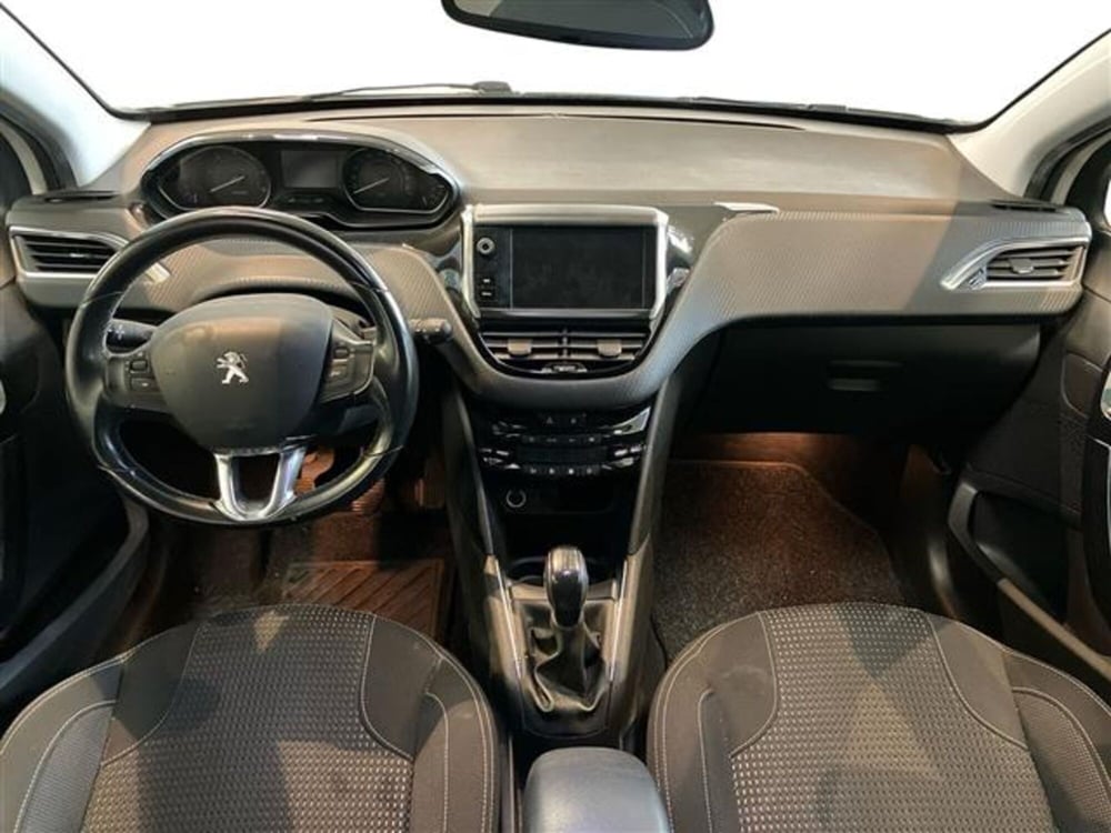 Peugeot 208 usata a Como (9)