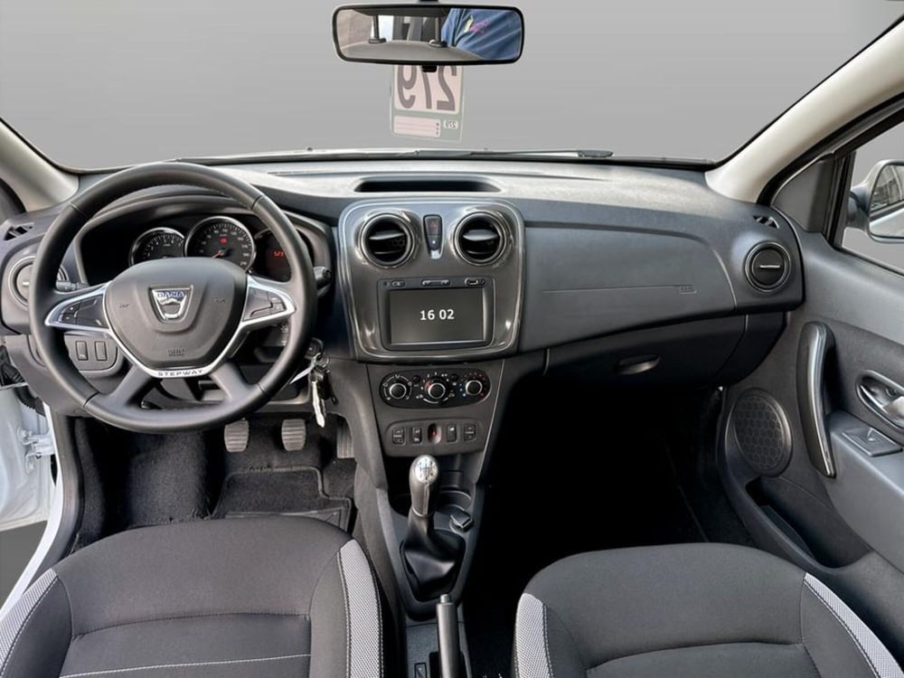 Dacia Sandero usata a Verona (10)