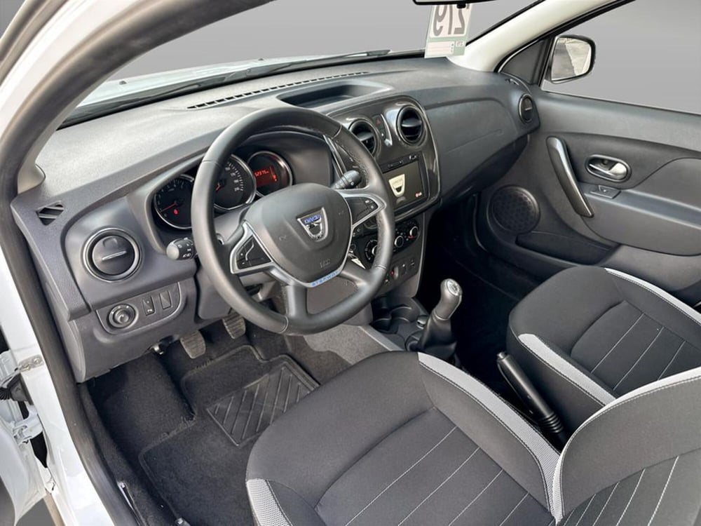 Dacia Sandero usata a Verona (9)