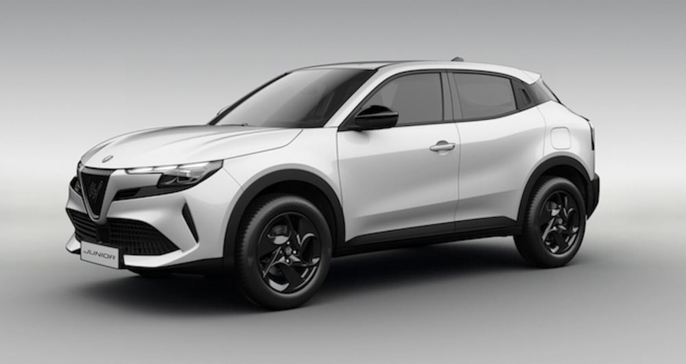 Alfa Romeo Junior nuova a Bari (11)