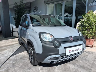 Fiat Panda 1.0 FireFly S&amp;S Hybrid City Cross del 2020 usata a Triggiano