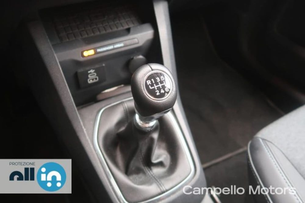 Ford Tourneo Courier usata a Venezia (13)