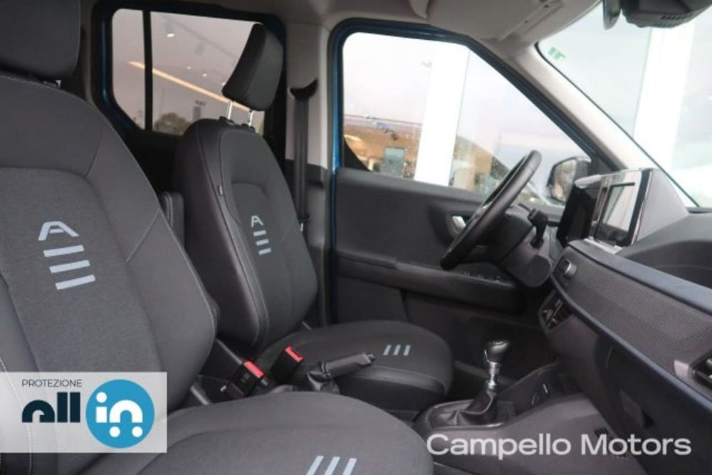 Ford Tourneo Courier usata a Venezia (15)