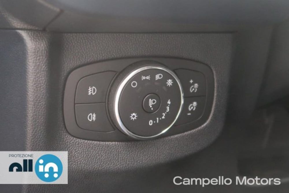 Ford Tourneo Courier usata a Venezia (16)