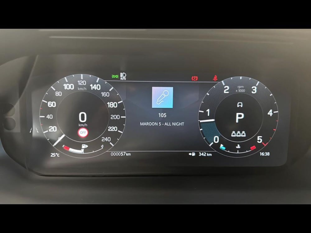 Land Rover Discovery Sport nuova a Varese (10)