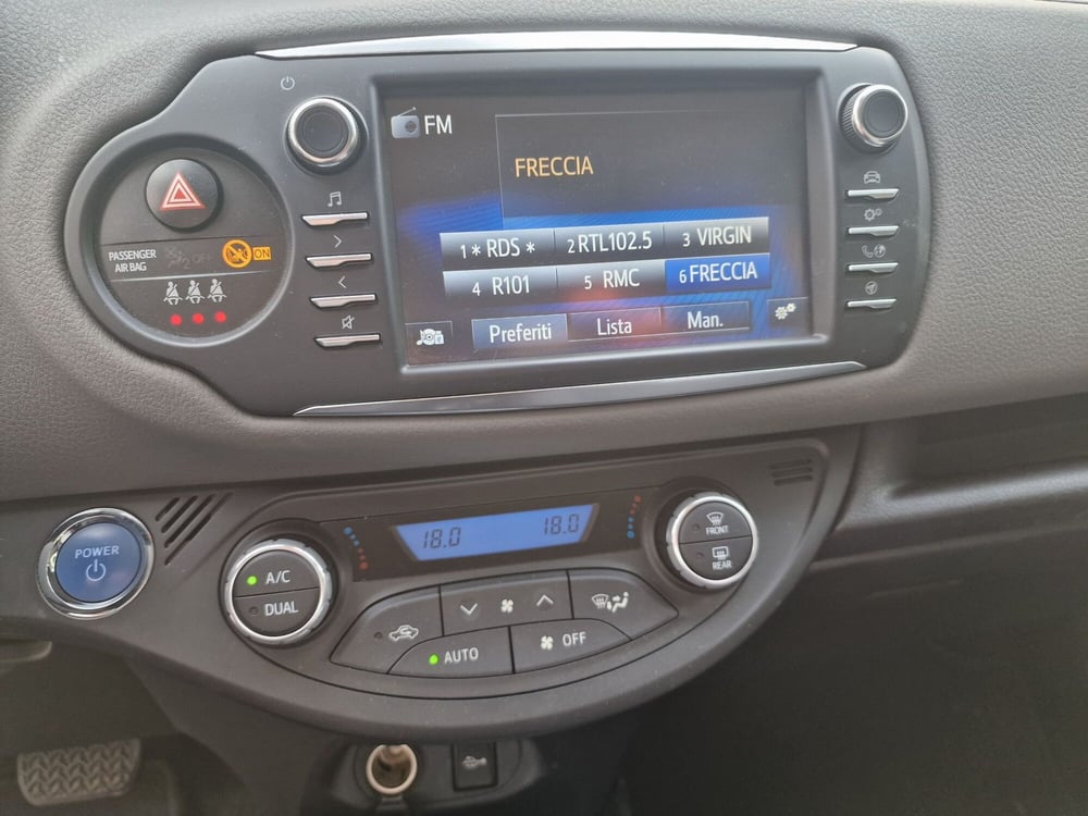 Toyota Yaris usata a Como (6)