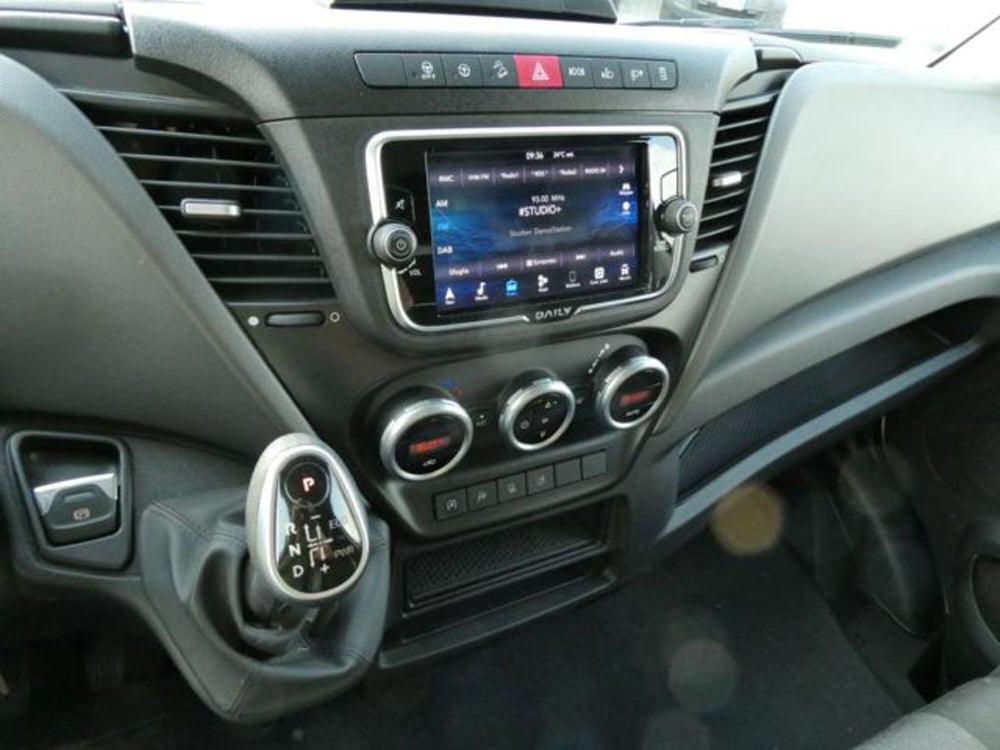 Iveco Daily Furgone usata a Brescia (11)