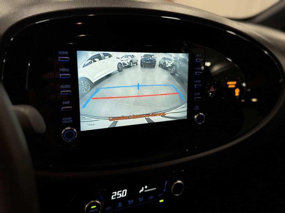 Toyota Aygo X usata a Brescia (12)
