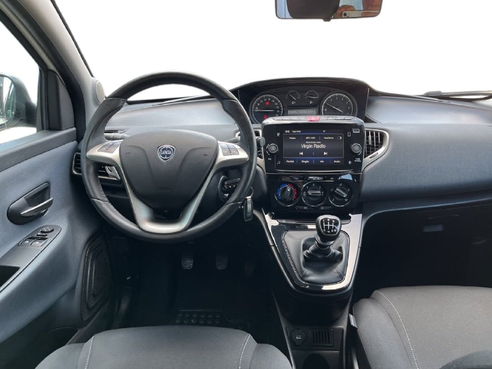 Lancia Ypsilon usata a Torino (11)