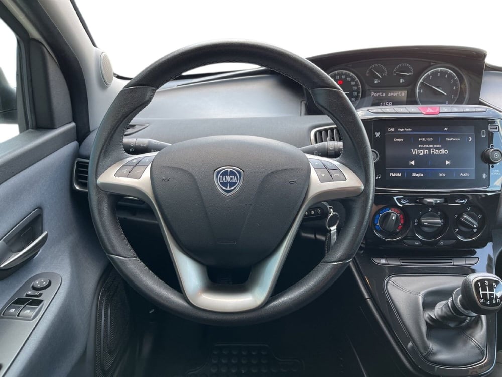 Lancia Ypsilon usata a Torino (12)