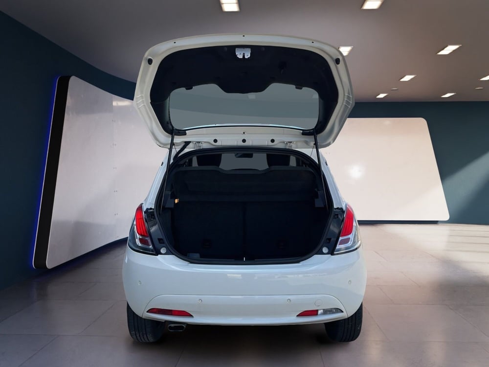 Lancia Ypsilon usata a Torino (7)