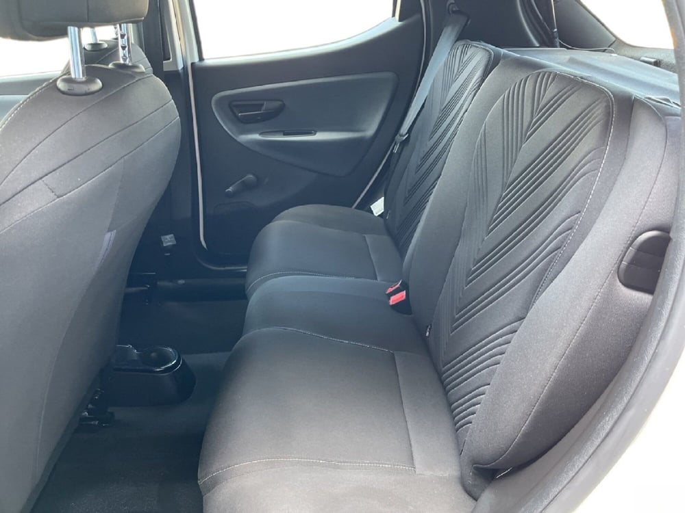 Lancia Ypsilon usata a Torino (9)