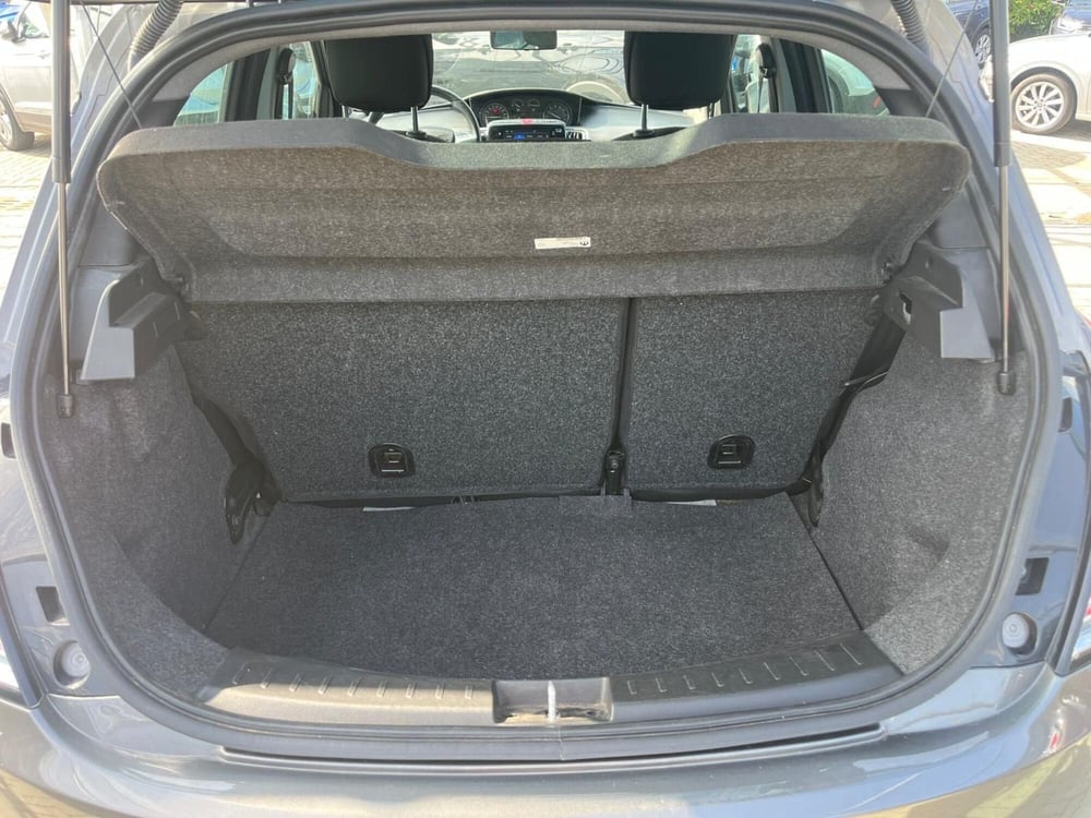 Lancia Ypsilon usata a Milano (10)