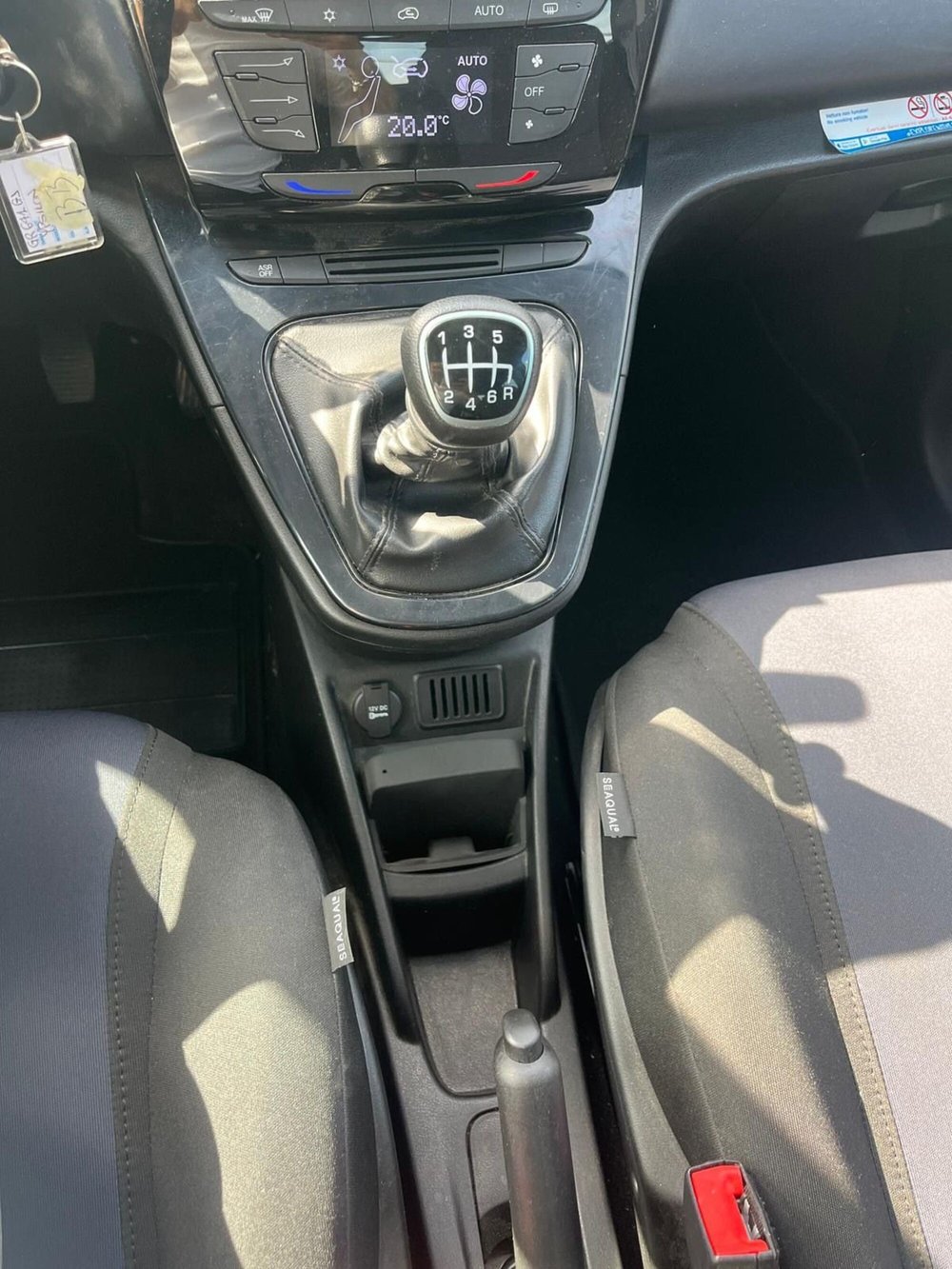 Lancia Ypsilon usata a Milano (17)
